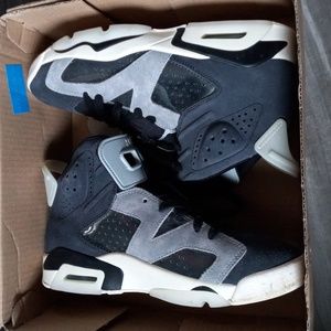 NIKE Air Jordan 6 Retro Size 9.5
